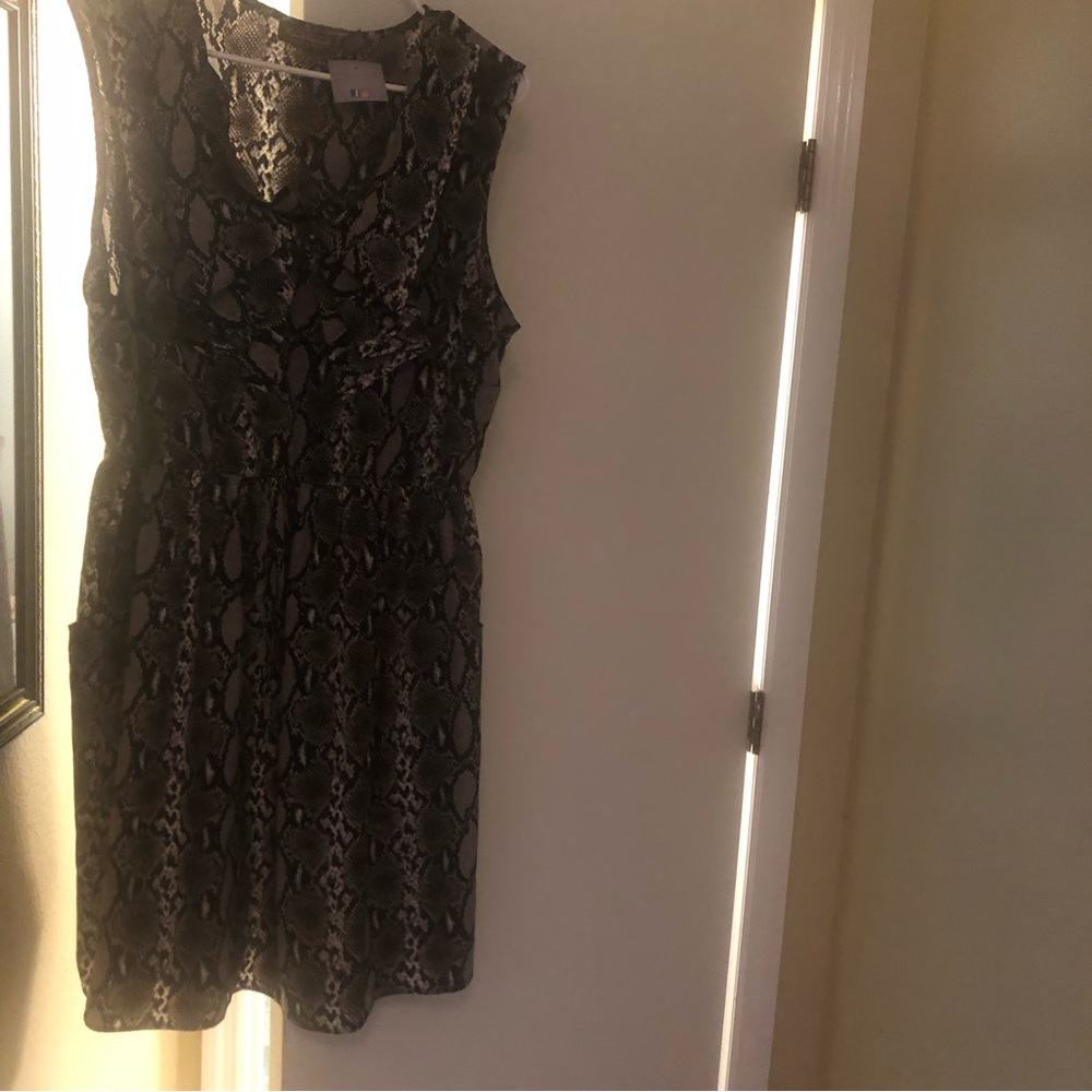 Super Cute - Medium Length - Animal Print Dress. Size 18, super stretchy !